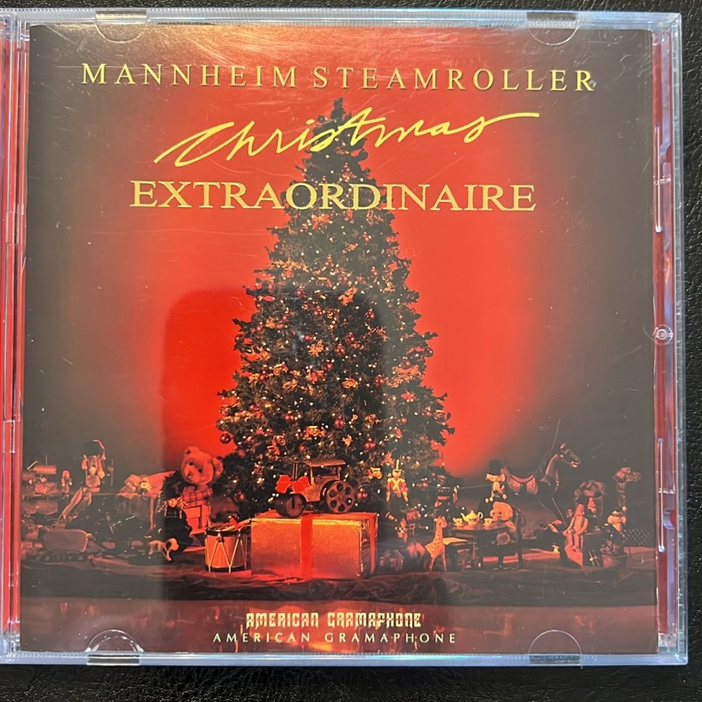 Lot of 2 Christmas CDs by Mannheim Steamroller.🎄